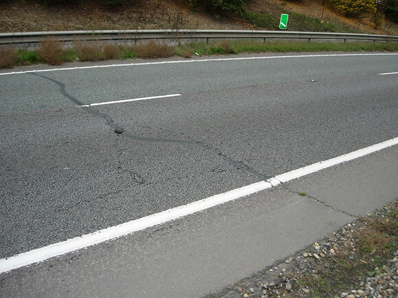 cracking-(1).jpg Transverse cracks in road